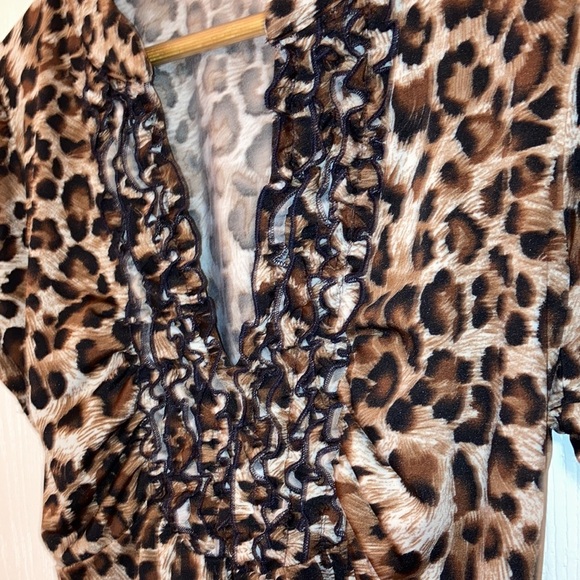 Heartsoul Animal print top with deep v neck with rouching around the v. - Picture 3 of 7